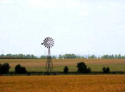 Haspres (Nord, Fr) petite éolienne