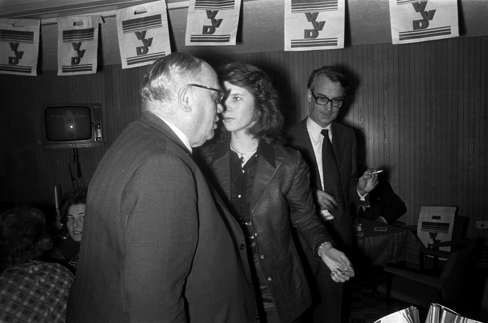 Hans Wiegel van de VVD is in het Congresgebouw in Den Haag tijdens de uitslagen, Bestanddeelnr 927-0884