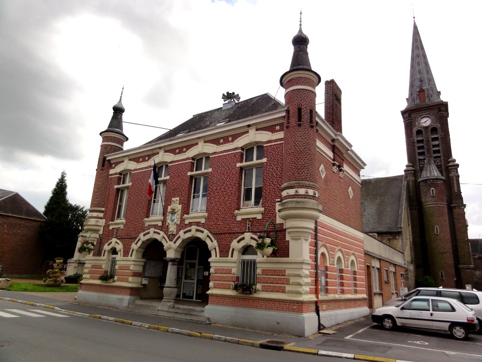 Haspres (Nord, Fr) mairie et église