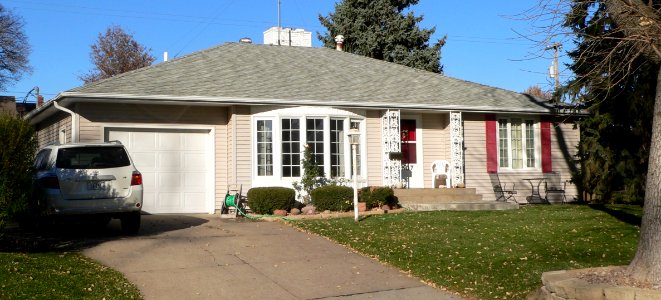 Hastings, Nebraska 507 Lakeside Dr