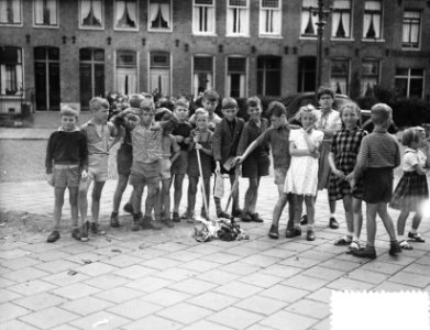 Hartjesdag in Amsterdam, Dapperbuurt, zaklopen en hardlopen, Bestanddeelnr 907-2797 photo