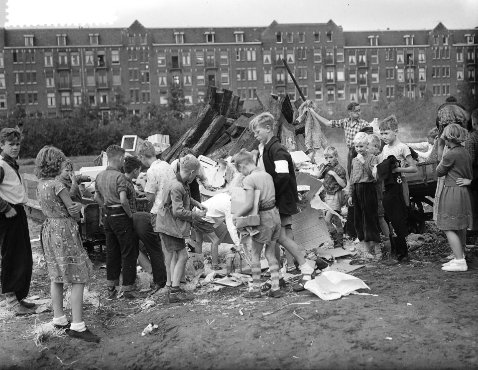 Hartjesdag in Amsterdam, Dapperbuurt, zaklopen en hardlopen, Bestanddeelnr 907-2798