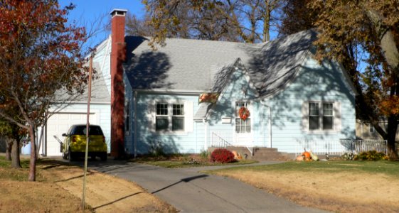 Hastings, Nebraska 319 Lakeside Dr