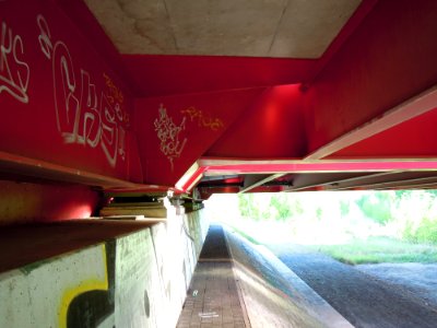 Harthbogen-Brücke bzw. Bauwerk 48.1 der Südumgehung Leipzig als Teil der BAB 38 -Verbundteil-Bogen-und--sehne-Ostende-mittig- Anfang Mai 2018
