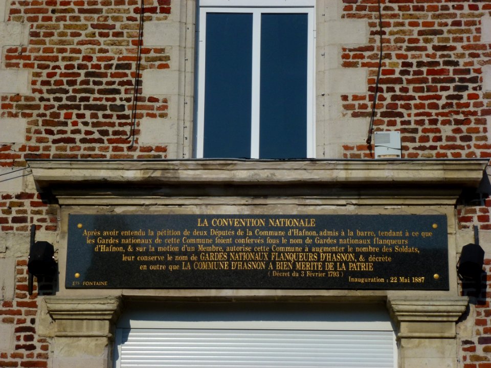 Hasnon (Nord, Fr) mairie, texte commémoratif