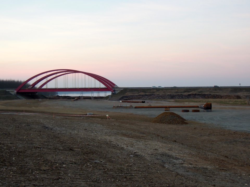 Harthkanal-Brücke der BAB 38 am Südende des Cospudener Sees im März 2015