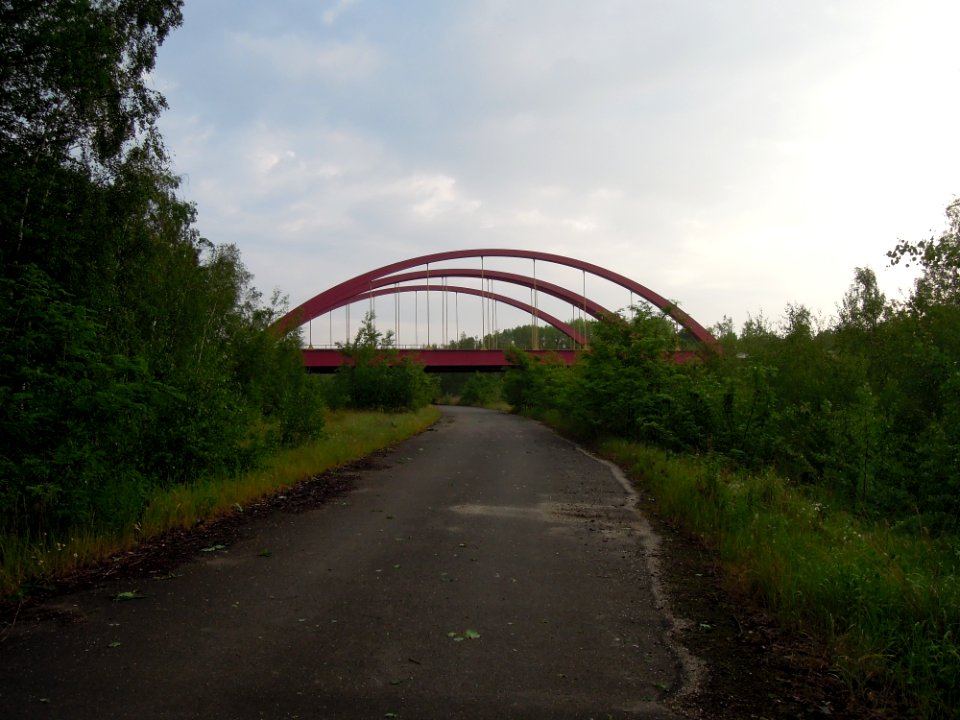 Harthbogen-Brücke die BAB 38 überführend und den Harthbogen unterführend im Mai 2017