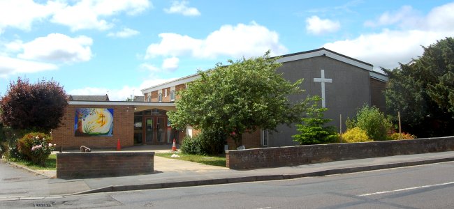 Hart Plain Church, Hart Plain Avenue, Cowplain (May 2019) (3)