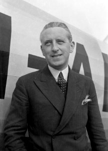 Harry Laponder bij de Fokker F.XX PH-AIZ Zilvermeeuw, Bestanddeelnr 189-1364