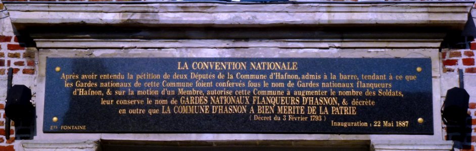 Hasnon (Nord, Fr) texte commémoratif sur la mairie