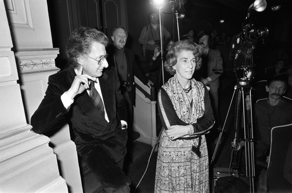 Harry Mulisch met minister Gardeniers, Bestanddeelnr 930-1343