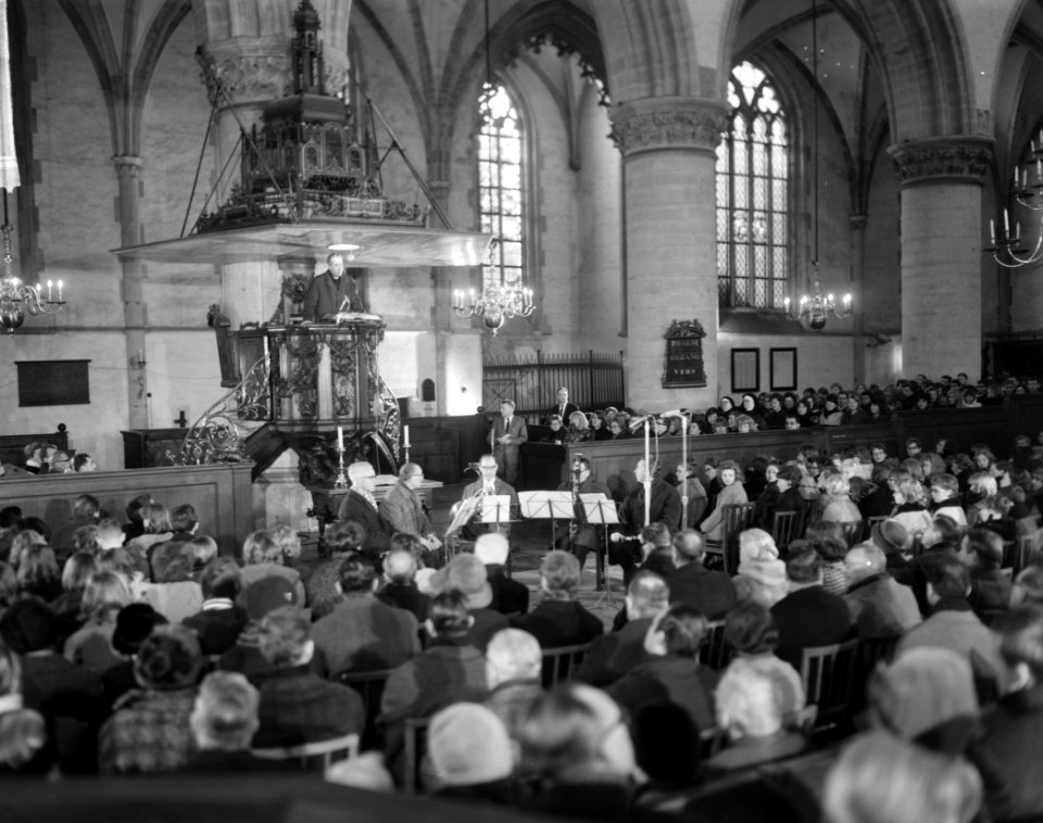 Hartewens Festival in de Sint Bavokerk te Haarlem geopend, het quintet speelt in, Bestanddeelnr 917-2826