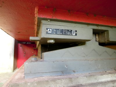 Harthbogen-Brücke bzw. Bauwerk 48.1 der Südumgehung Leipzig als Teil der BAB 38 -Auflager-Südbrücke-am-Nordostende- Anfang Mai 2018