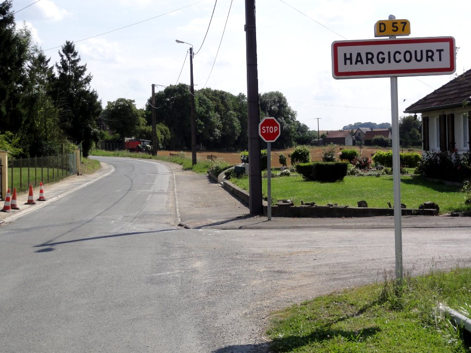 Hargicourt (Aisne) city limit sign