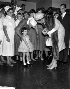 Hare Majesteit de Koningin bezoekt het Juliana Kinderziekenhuis in Den Haag, Bestanddeelnr 911-6130