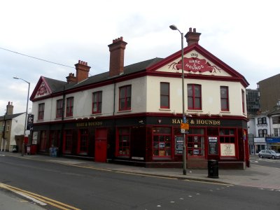Hare and Hounds pub, 75 London Road, Brighton (August 2013) (1)