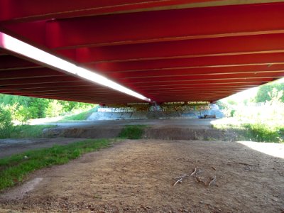 Harthbogen-Brücke bzw. Bauwerk 48.1 der Südumgehung Leipzig als Teil der BAB 38 -Untersicht-längs- Anfang Mai 2018