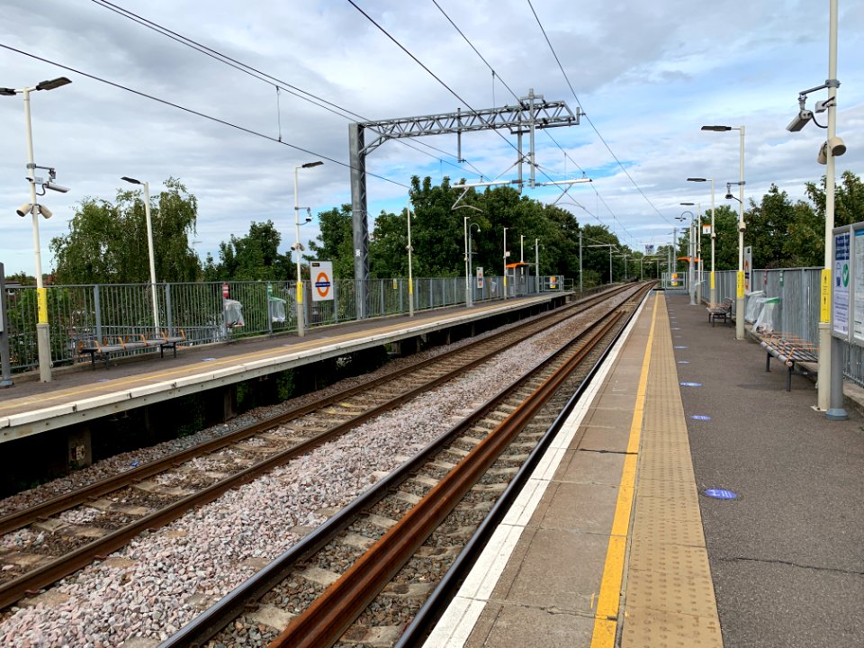 Harringay Green Lanes looking east 2020 2