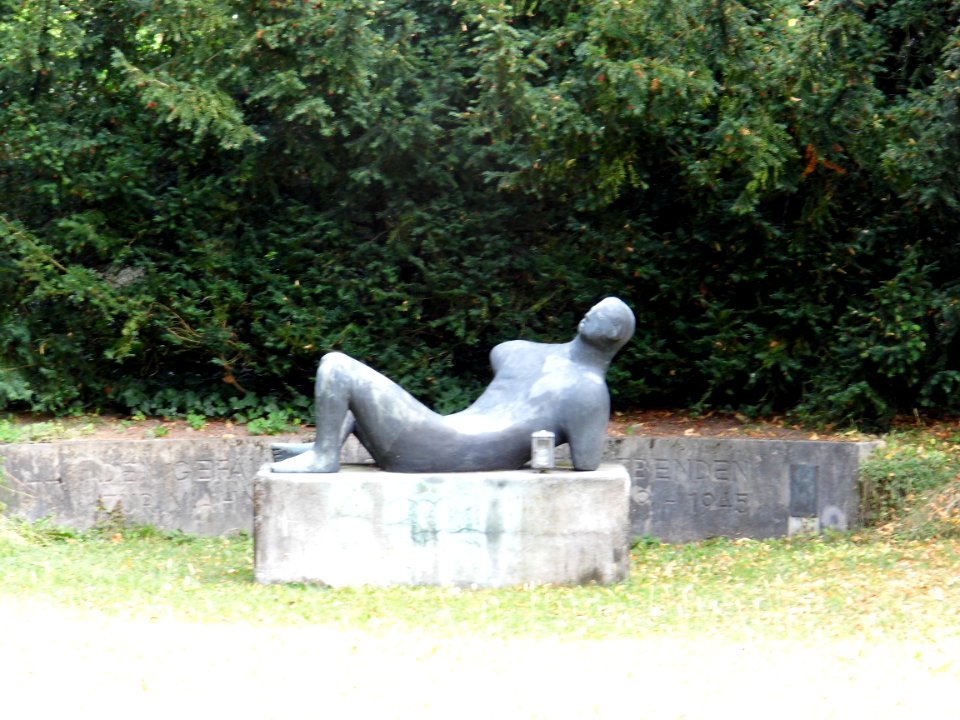Harheim, Gefallenendenkmal (1)