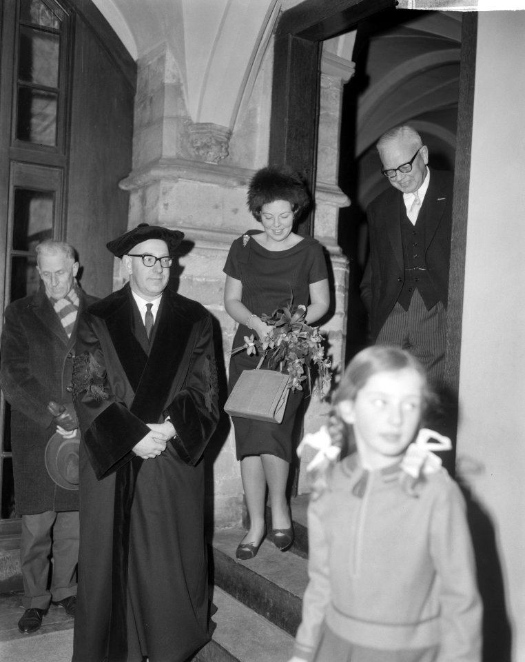 Hare Koninklijke Hoogheid Prinses Beatrix lezing bijgewoond van Z. E. Philip , C, Bestanddeelnr 916-0766