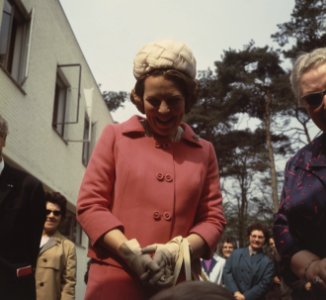 Hare Koninklijke Hoogheid Prinses Beatrix bij de Krabbenbossen in Rijsbergen, Bestanddeelnr 254-8501