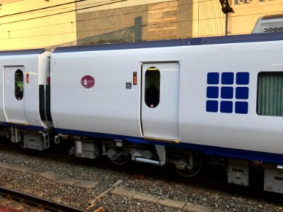 Haruka logo on JR West 271 20191109