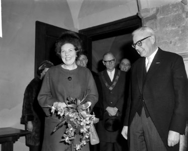 Hare Koninklijke Hoogheid Prinses Beatrix lezing bijgewoond van Z. E. Philip , C, Bestanddeelnr 916-0764
