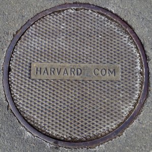 Harvard Com - manhole cover - Harvard University - Cambridge, MA - DSC02637