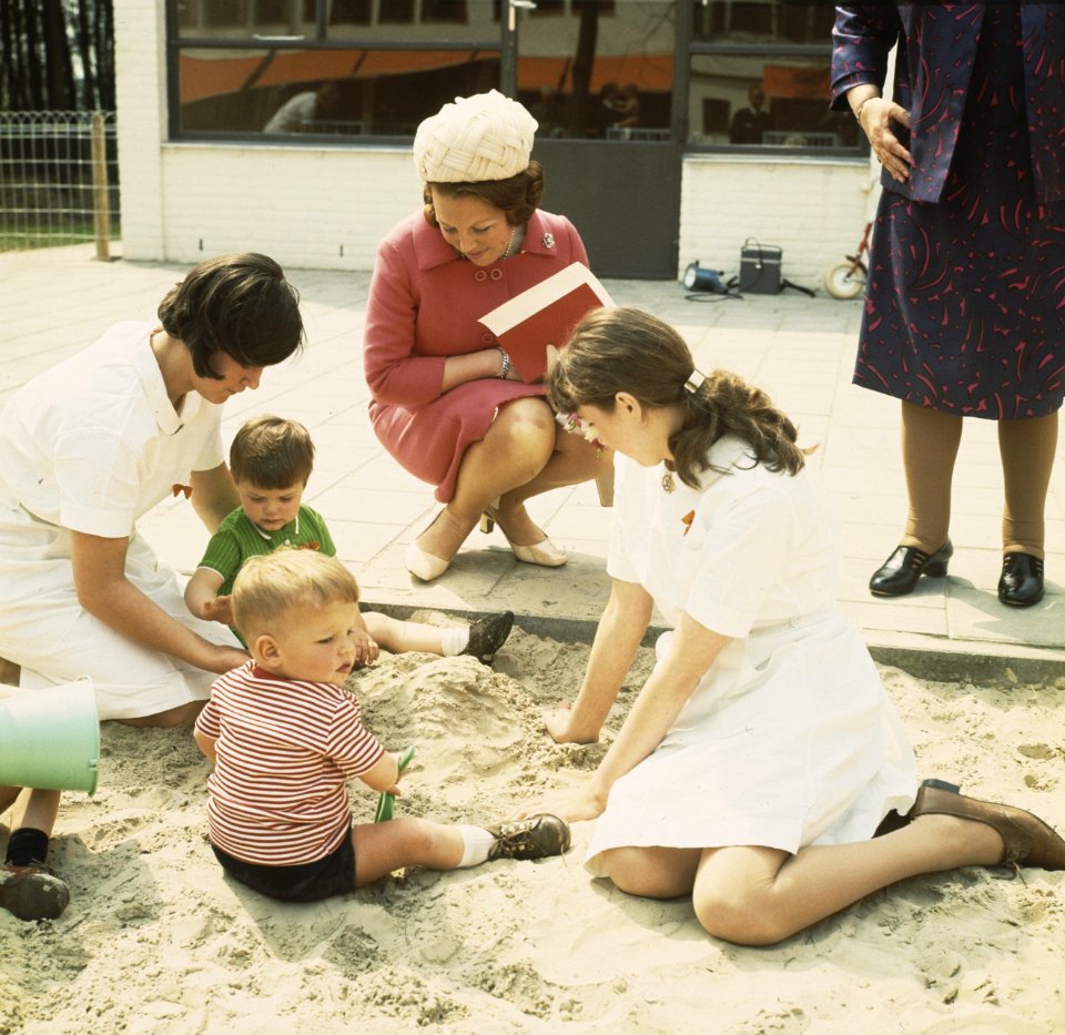 Hare Koninklijke Hoogheid Prinses Beatrix bij de Krabbenbossen in Rijsbergen, Bestanddeelnr 254-8500