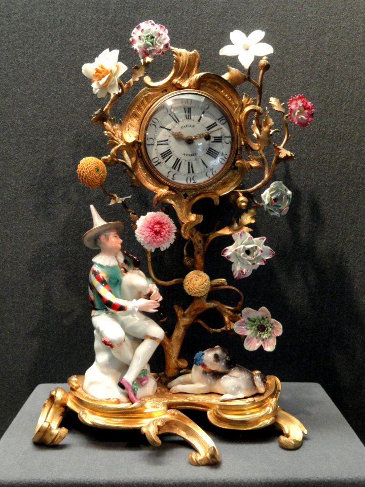 Harlequin with bagpipes and a pug-dog mounted on a clock, c. 1745-1752 harlequin, c. 1752 pug, ormolu mounts c. 1765, Meissen, modeller Johann Joachim Kandler, hard-paste - Gardiner Museum, Toronto - DSC00866