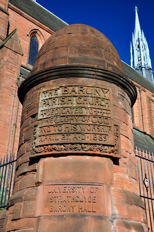 Glasgow church monument