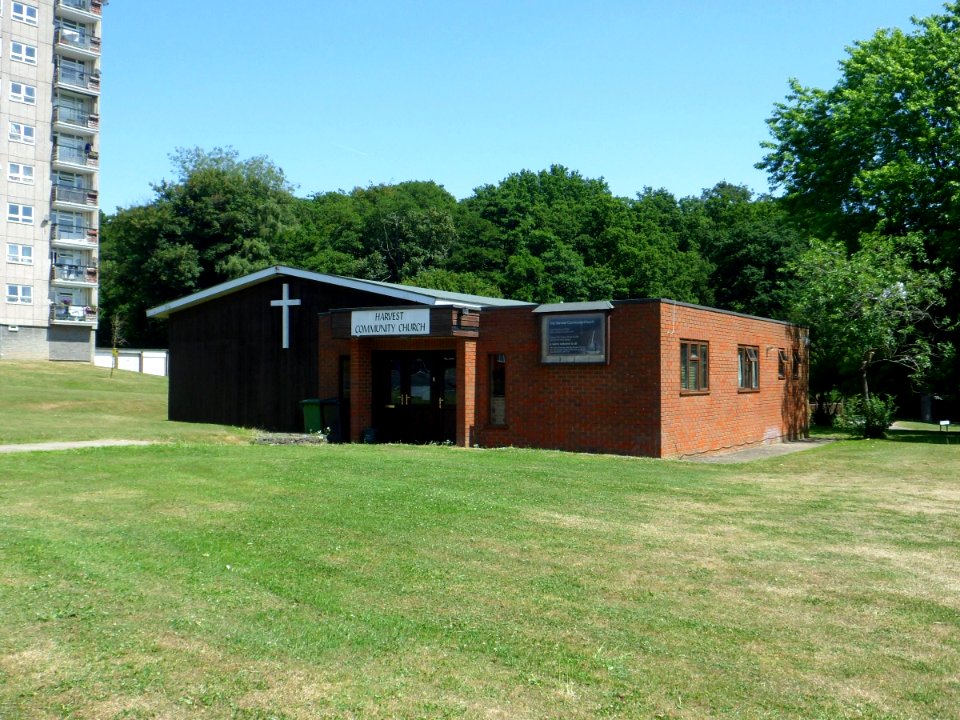Harvest Community Church, Goodwyns Road, Goodwyns Estate, Dorking (July 2013) (2)