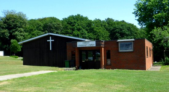 Harvest Community Church, Goodwyns Road, Goodwyns Estate, Dorking (July 2013) (3)
