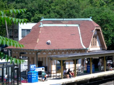 Hartsdale Sta house east jeh