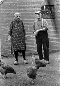 Harm Tingen en Jantje Woltman 12 augustus 75 jaar getrouwd in Gieten, echtpaar v, Bestanddeelnr 919-4038