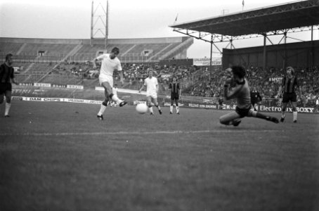 Helling (Ajax) en Van der Roer (Excelsior), Bestanddeelnr 928-1187 photo