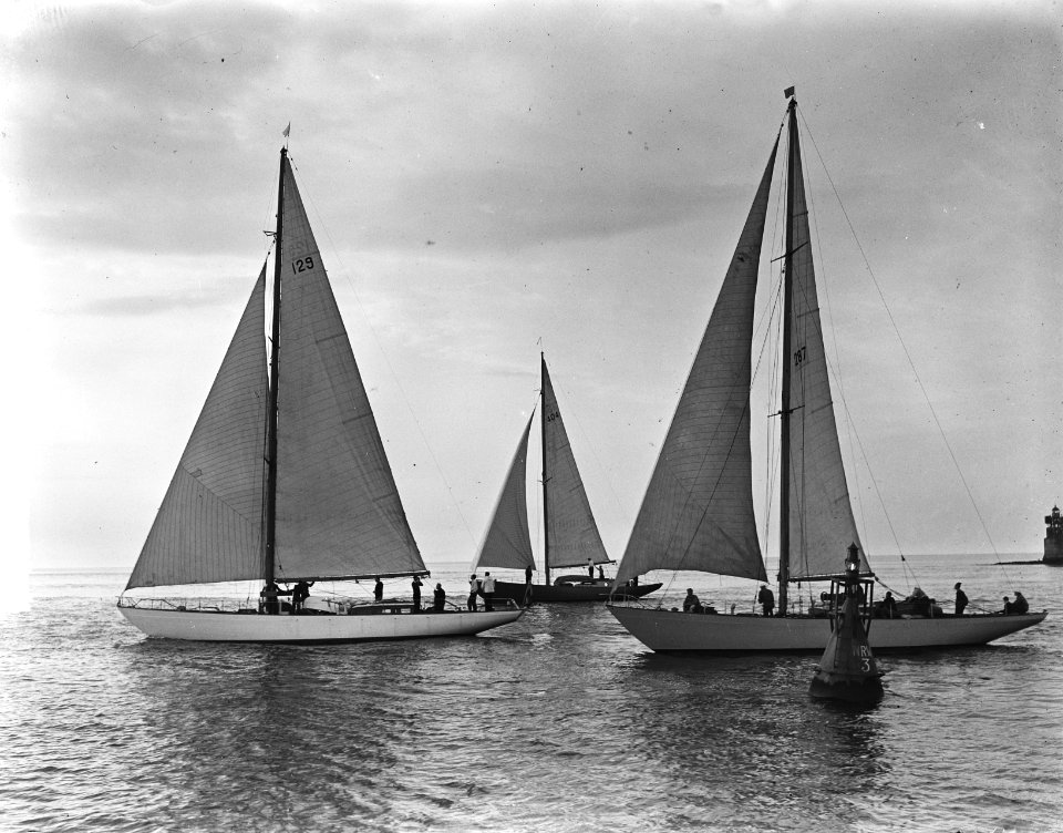 Harwichrace vanaf Hoek van Holland . Van links naar rechts Olivier van Noort , W, Bestanddeelnr 903-4067