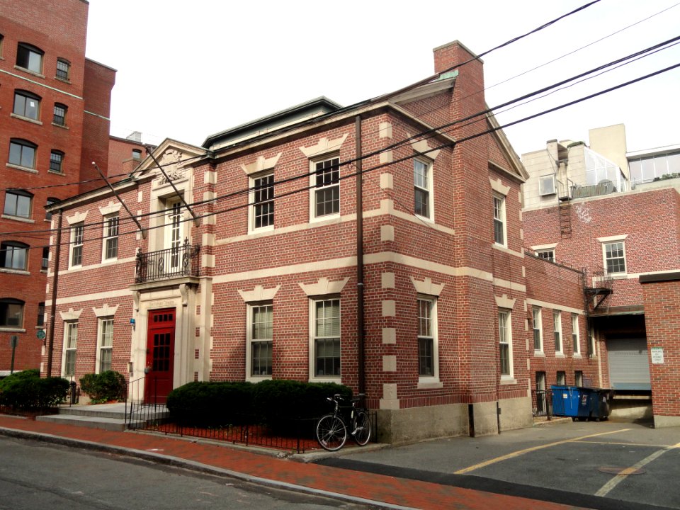 Harvard Crimson building - DSC09441