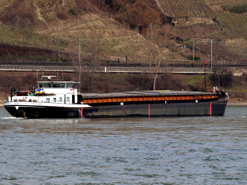Heinz, ENI 04600800 at the Rhine river picC