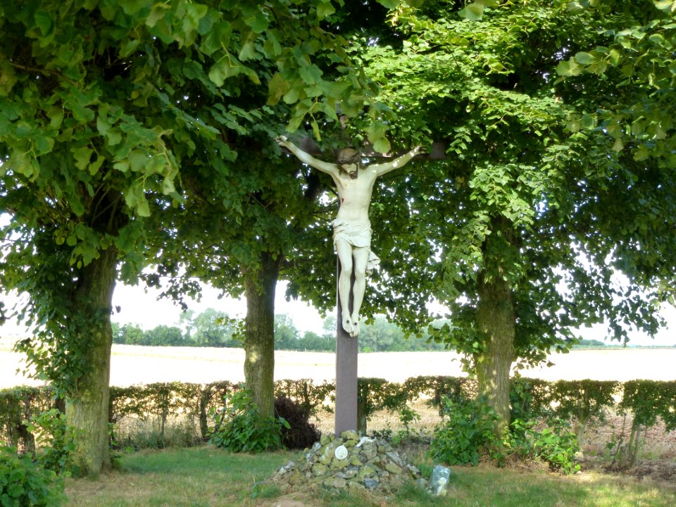 Helfaut (Pas-de-Calais, Fr) croix de chemin D198