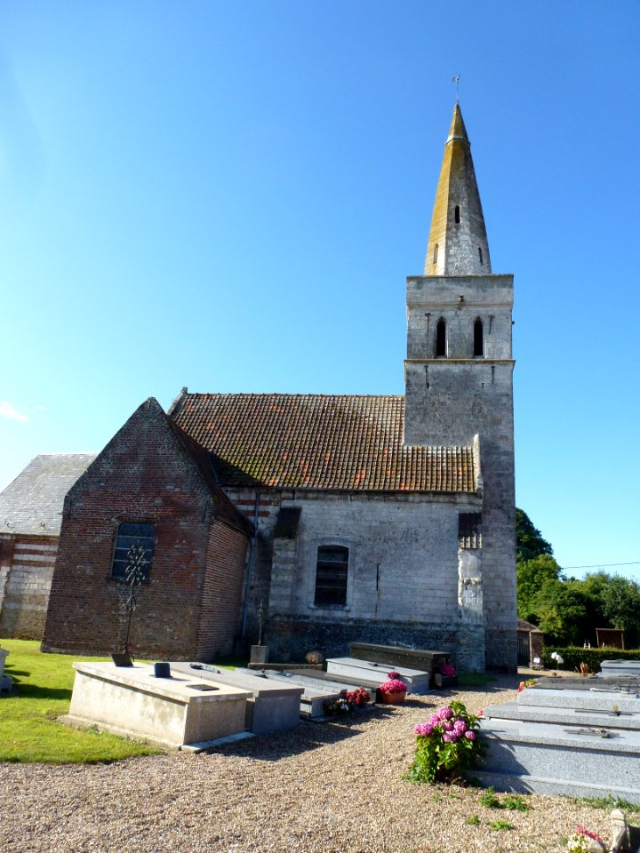Helfaut (Pas-de-Calais, Fr) église Saint-Denis de Bilques