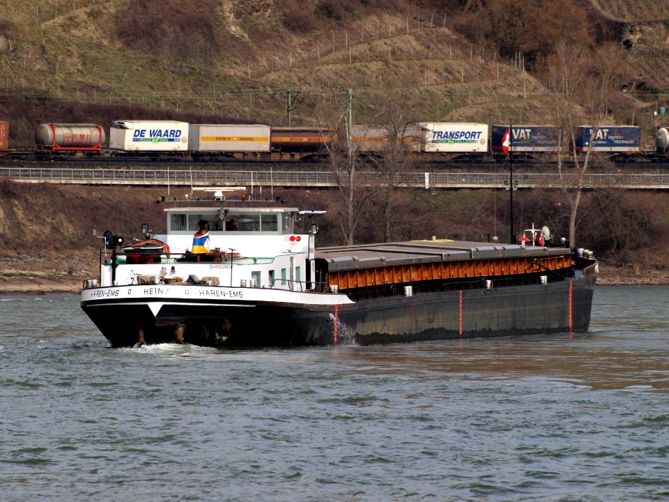 Heinz, ENI 04600800 at the Rhine river picB