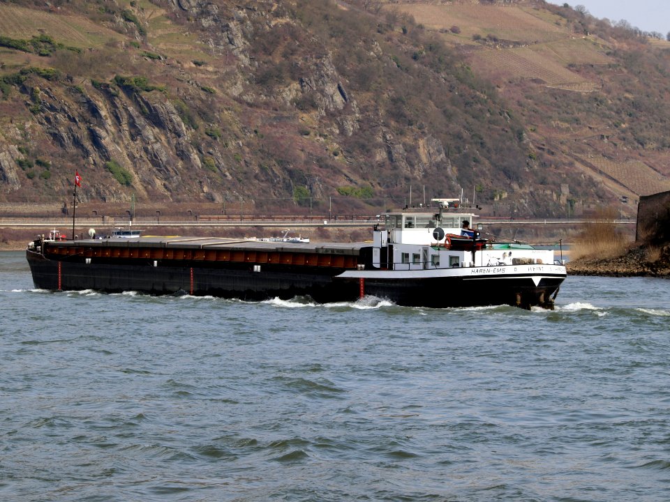 Heinz, ENI 04600800 at the Rhine river pic3