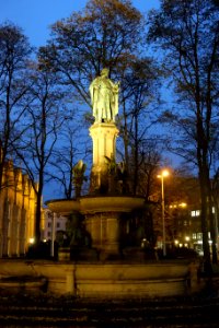 Heinrichsbrunnen at night - Braunschweig, Germany - DSC05317