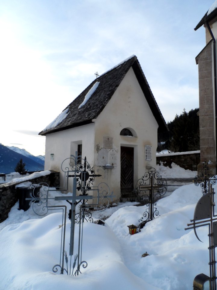 Heinfels-Tessenberg-Friedhofskapelle photo