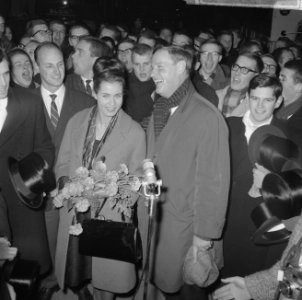 Hein Hoogland jubileum 25 jaar portier Schouwburg, Bestanddeelnr 914-5372