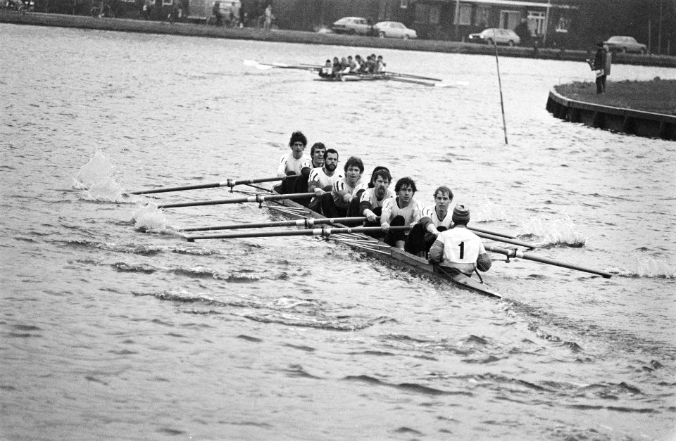 Heineken roeivierkamp op Amstel in Amsterdam, winnende acht van Nereus-II (heren) tijdens de 5000 meter, Bestanddeelnr 931-3852