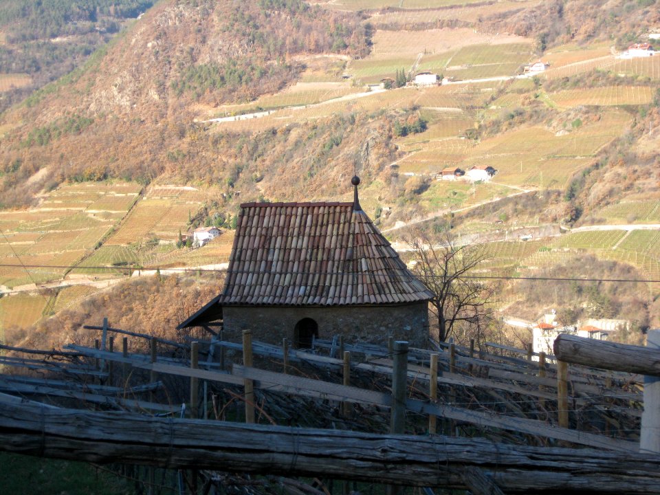 Heilig-Kreuz-Kapelle beim Bischof in Karneid 1