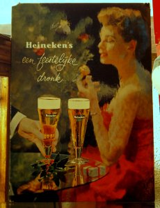 Heinekens een feestelijke dronk, cardboard beer advertising