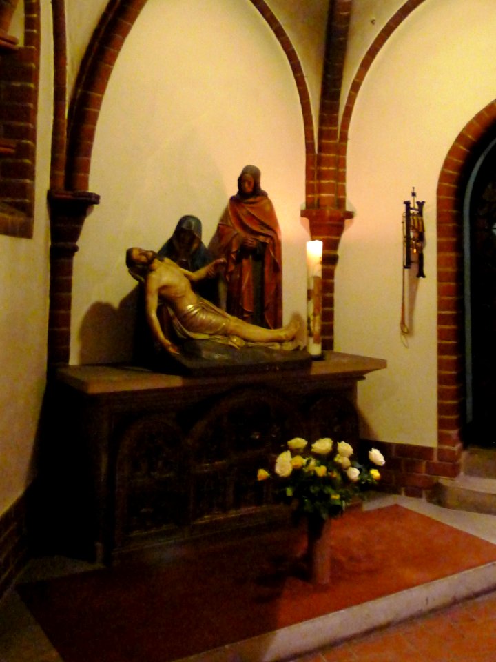 Heilige-Familie-Kirche (Berlin-Lichterfelde) Pietà